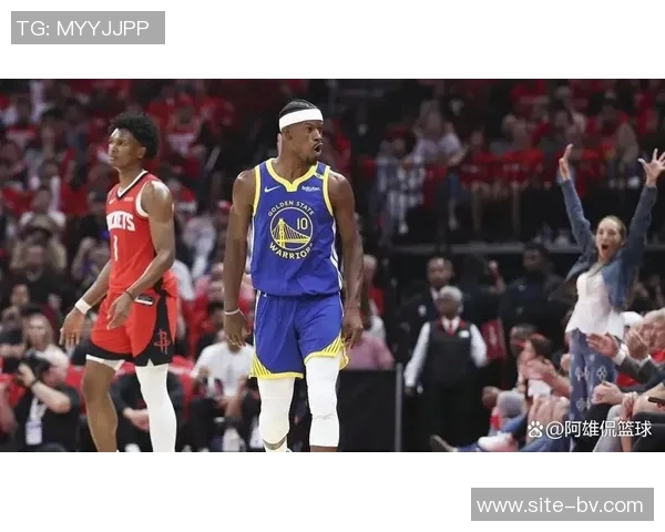 库里目睹队友接连遭遇十字韧带重伤赛季报销心痛不已